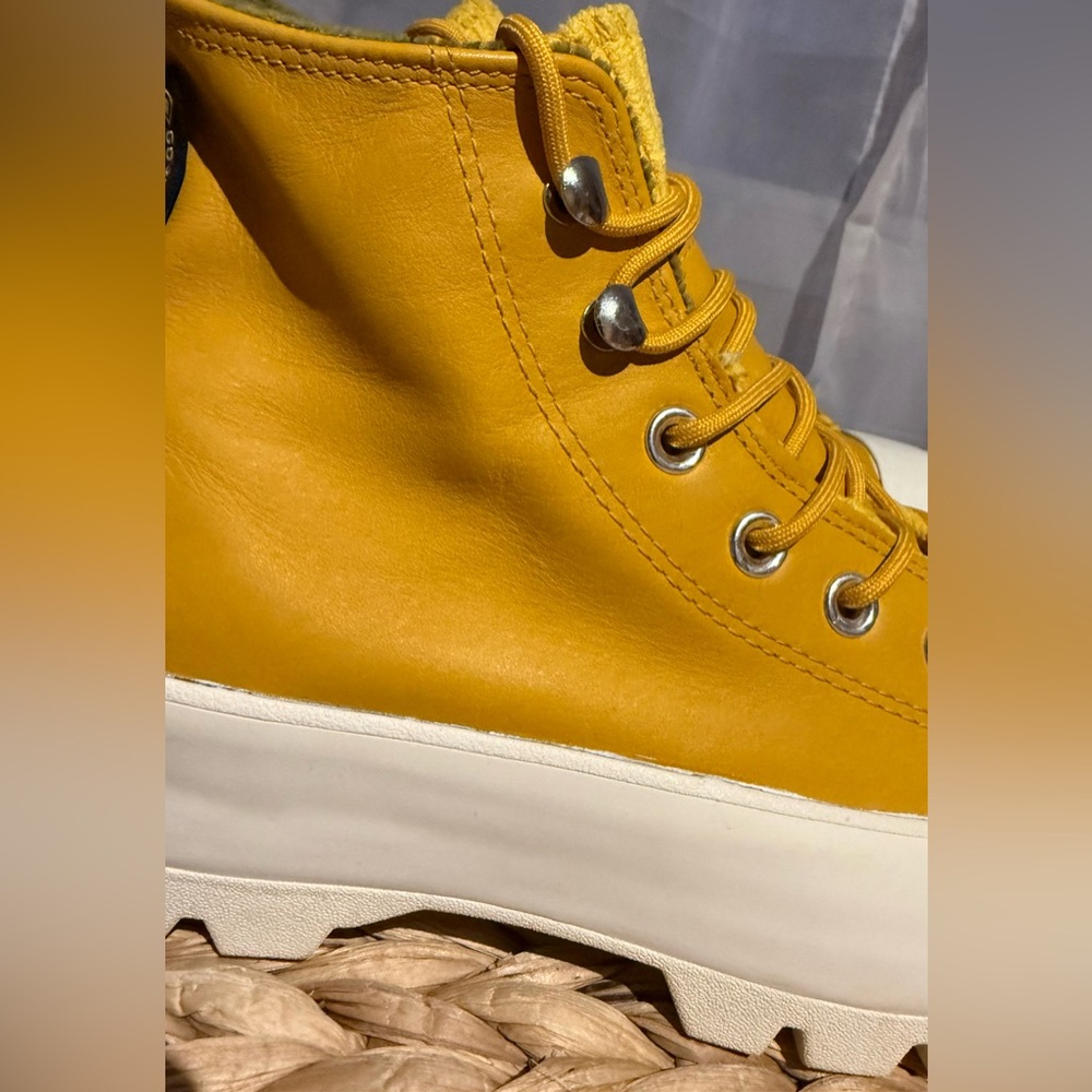 Sold | Converse | High-Top Gore-Tex Waterproof Leather Lugged Sneakers Mustard - Picture 4 of 10